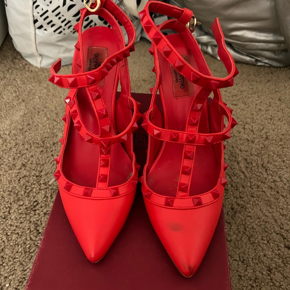 Valentino Rockstud heels size 8